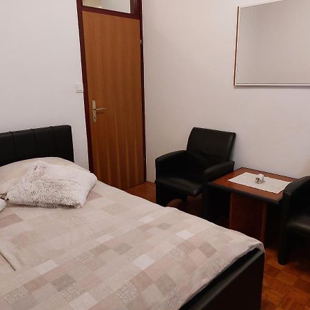 City Apartment Amfora Pula Exterior foto