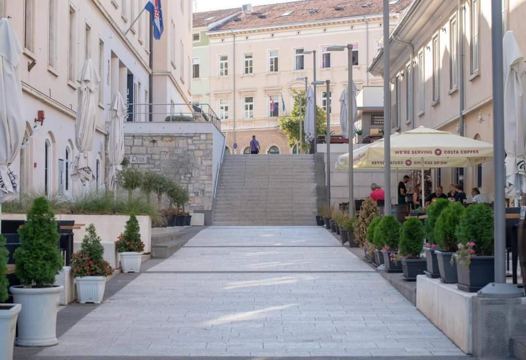 City Apartment Amfora Pula Exterior foto